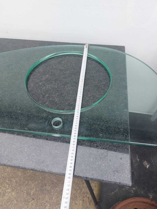 Стъклен плот за баня