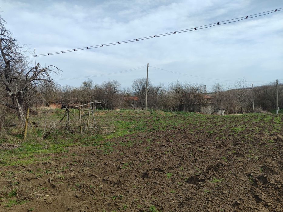 Къща с голям двор в Житен