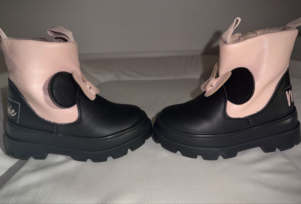 Ghete Minnie Mouse, H&M, marimea 18/19