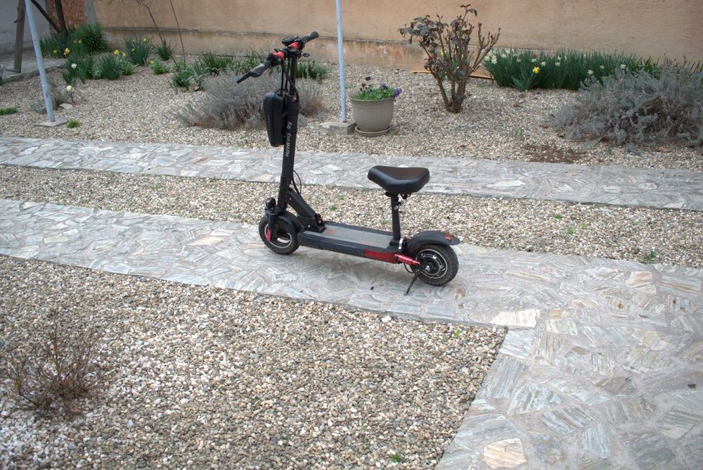 Vând trotineta Kugoo Kirin M4 Pro