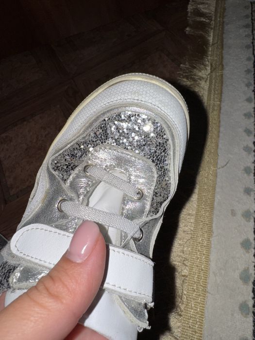 Кроссовки для девочек