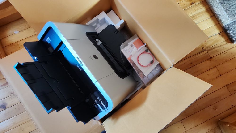 Принтер, плюс бумага для печати