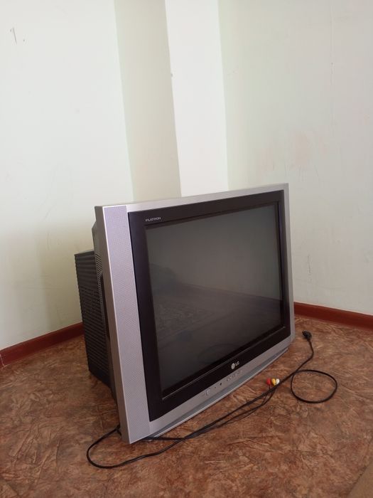 Телевизор жұмыс жасап тұр