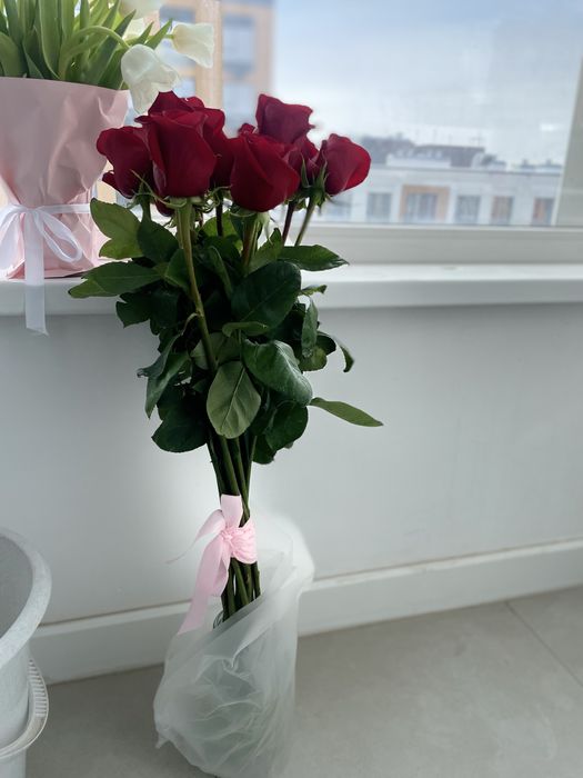 цветы метровыйе  роза свежи