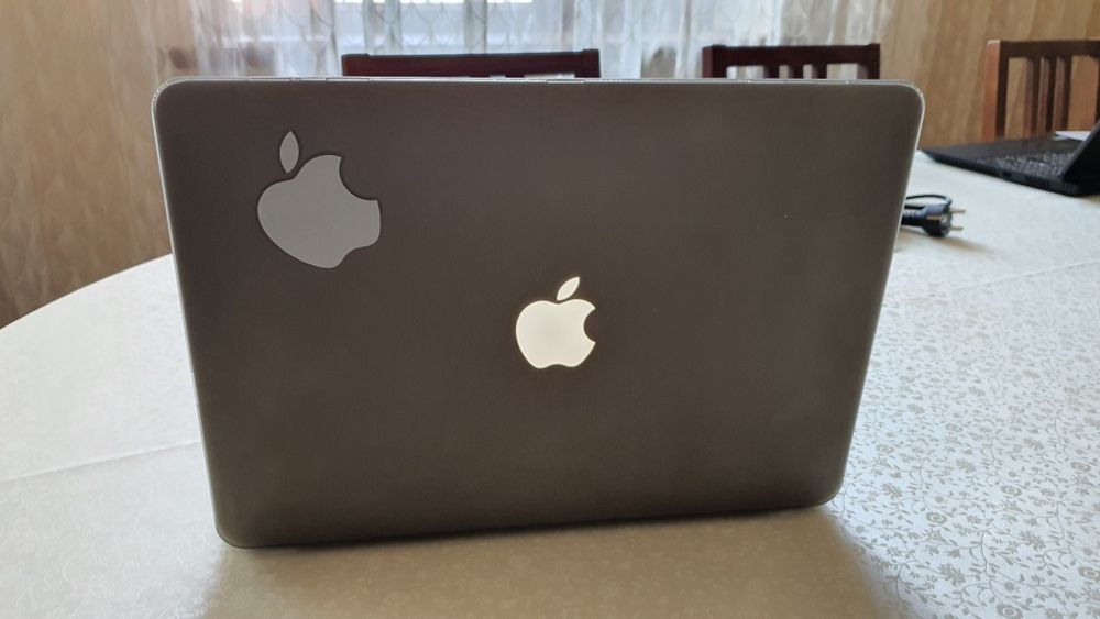 Ультрабук MacBook Air