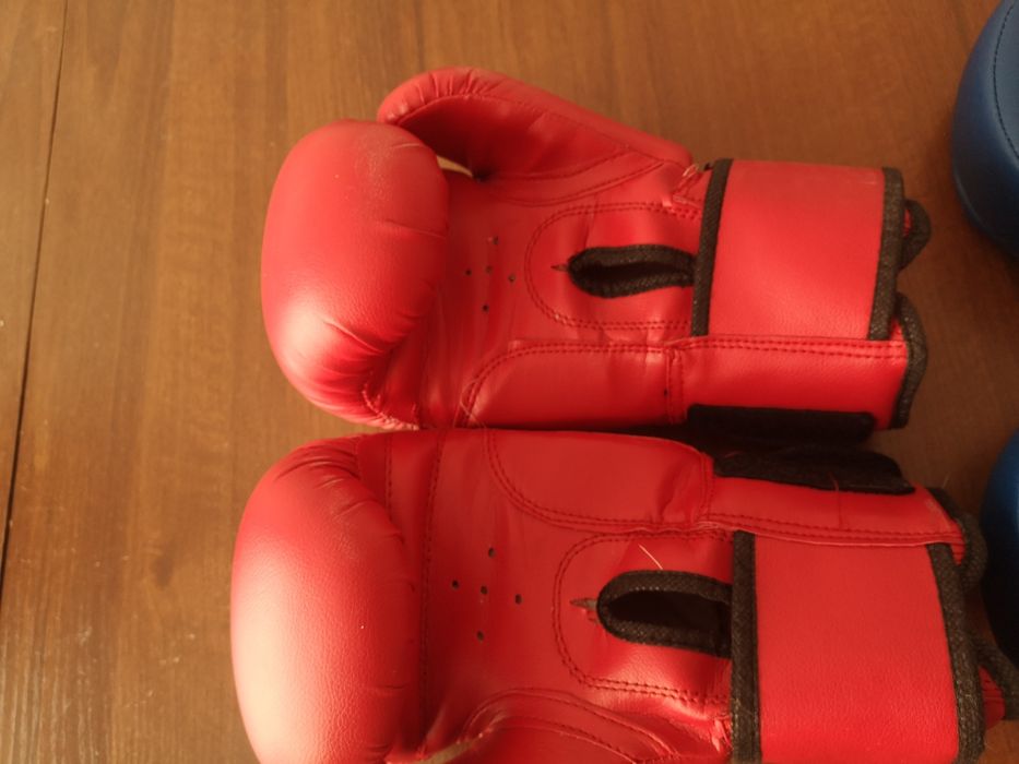 Срочно обменяю перчатки.