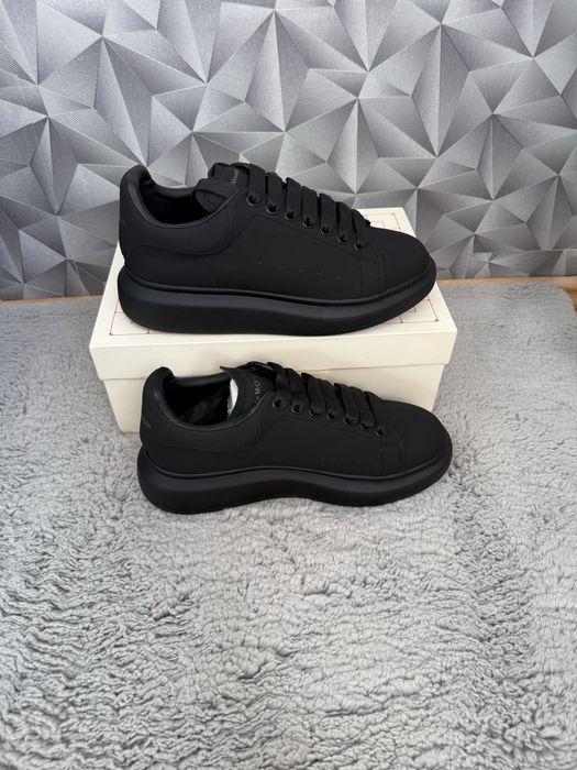 Adidasi Alexander McQueen Black