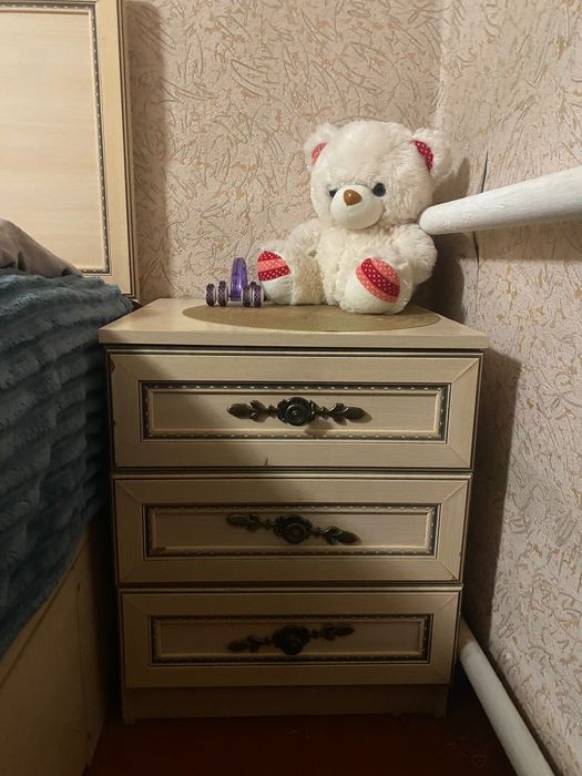 Продам спальный гарнитур