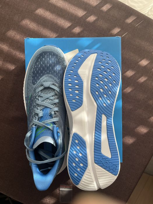 Hoka one one Mach 6