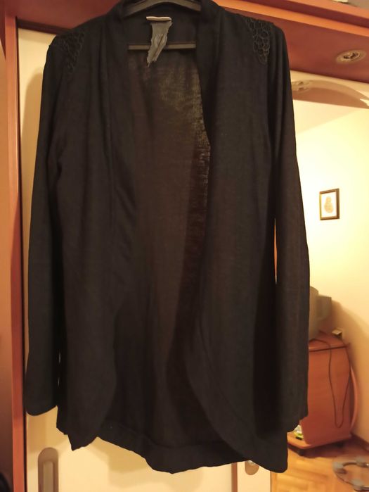 Дамска дълга  черна жилетка