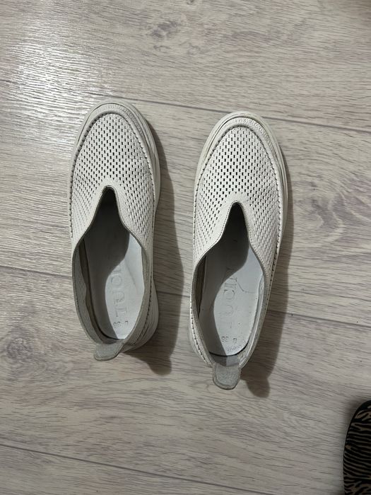 Мокасины белые кожаные красивые