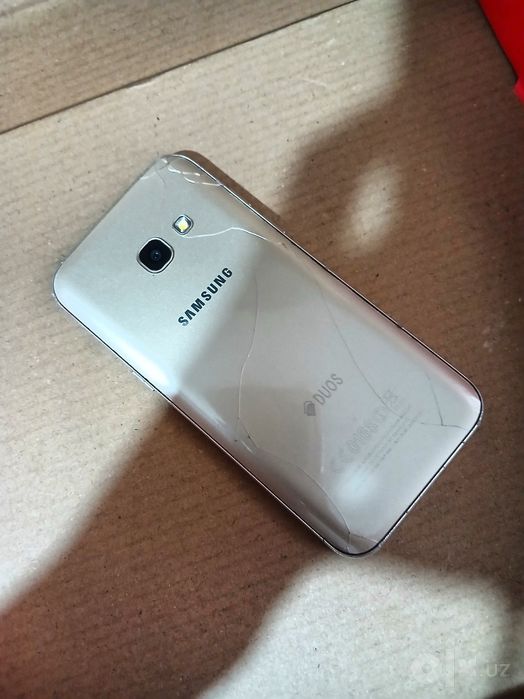 Telefon sotiladi