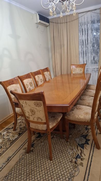 Срочно продам стол с 10стульями