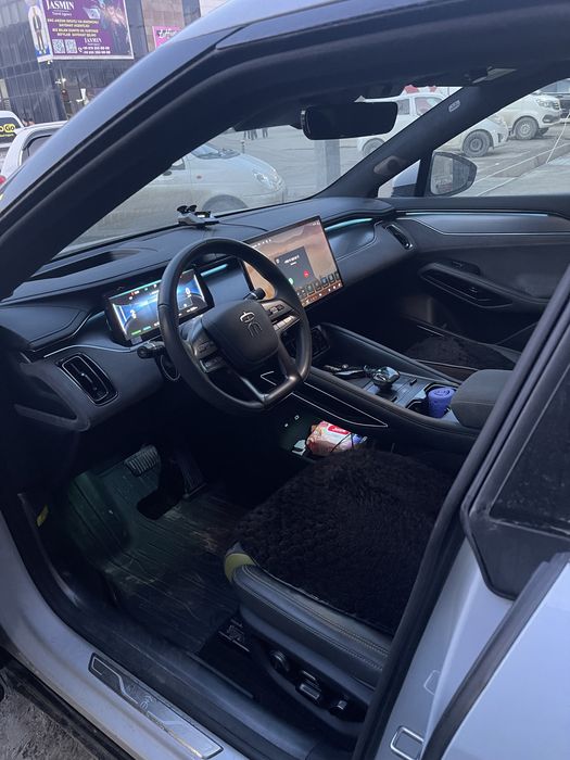 Byd song L AWD. 2 motorli full versiyasi sotiladi.