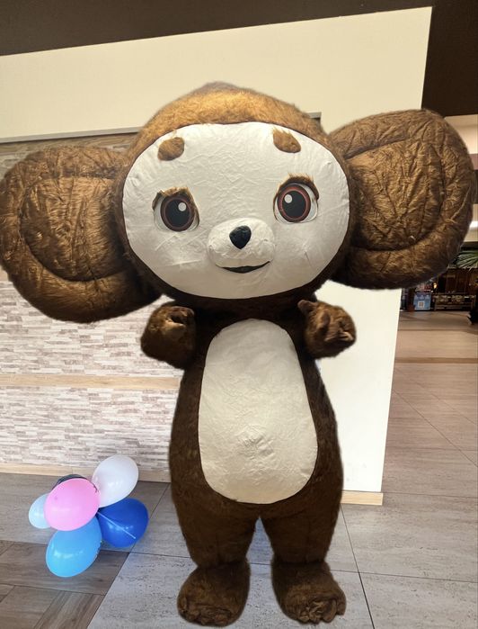 Изненада с гигантска триметрова бяла мечка или панда!