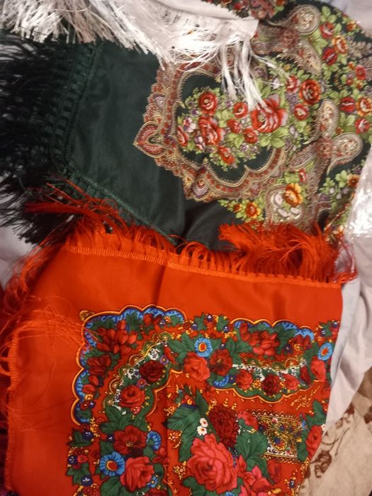 Set două batice tradiționale  107x107 cm