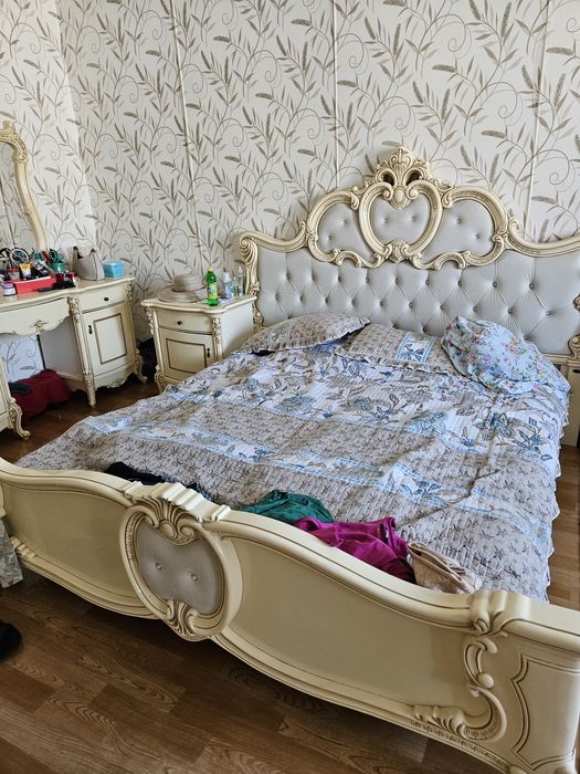 Спальный гарнитур