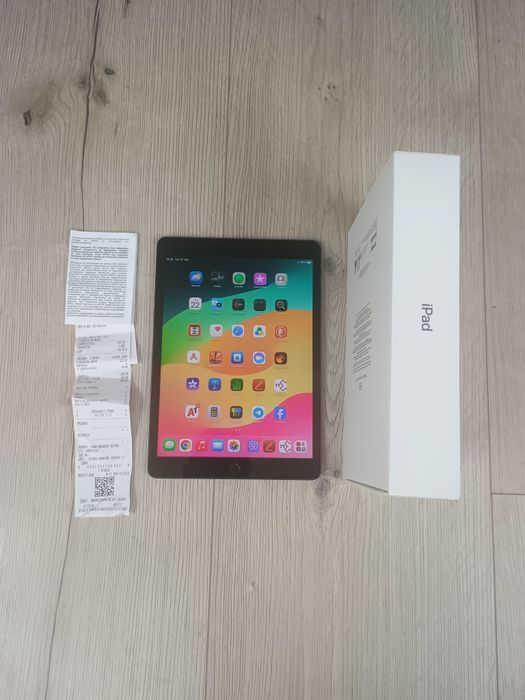 Продавам Ipad 9 в перфектно състояние с остатъчна гаранция.