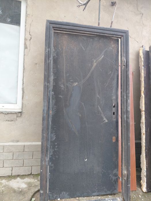 Железный дверь  срочно срочно срочно варианты есть срочно хорошем сост