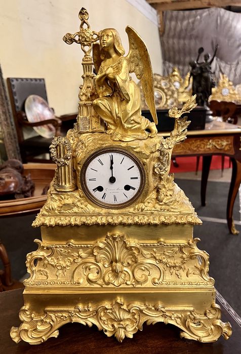 Ceas de șemineu vintage din bronz aurit - piesă autentică sec. XIX