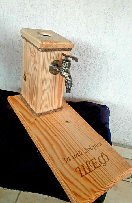 Диспенсър за алкохол чешма