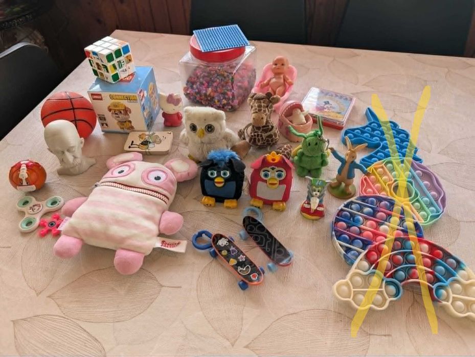 Лот играчки за момиче