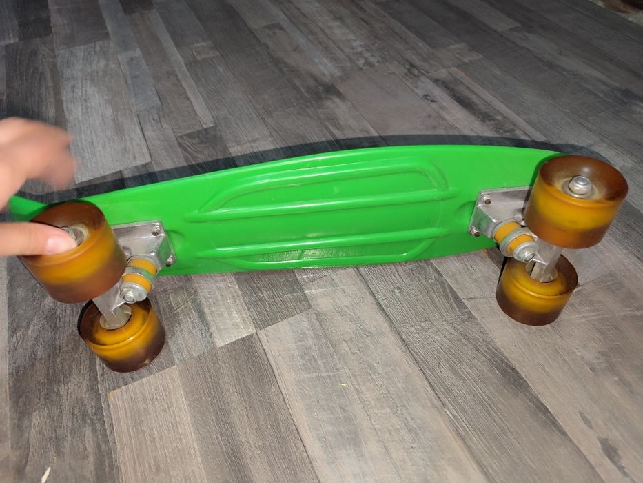 Продам пениборд (скейт)