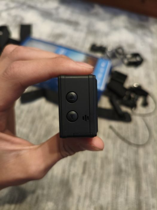 Экшен камера почти новый