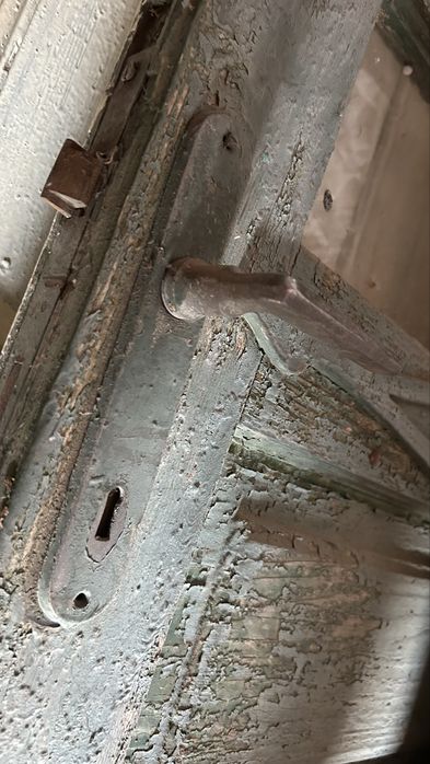 Usa veche traditionala