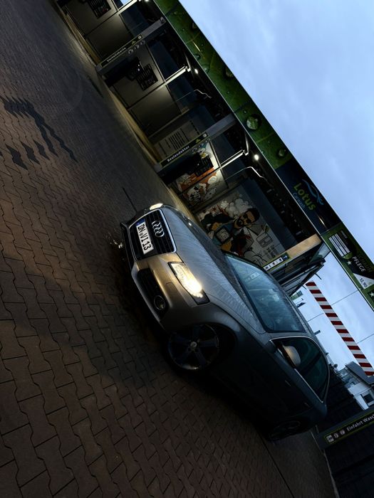 Vand sau schimb audi A4 b8