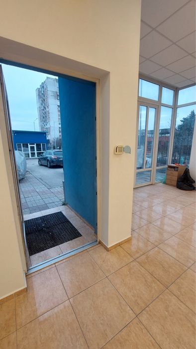 Дава се под наем Офис в Варна, Възраждане 4 - 100 кв.м за 1000 € - Снимка #4