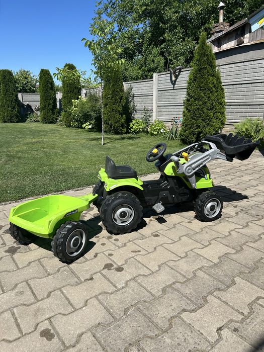 Tractoras cu remorca si pedale