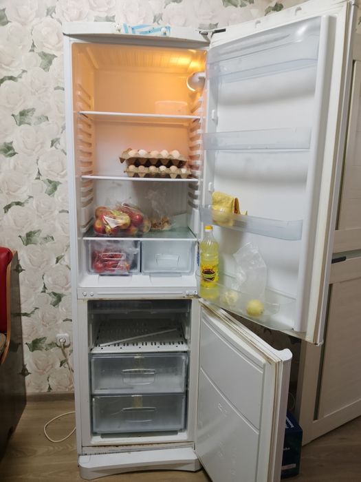 Продам холодильник