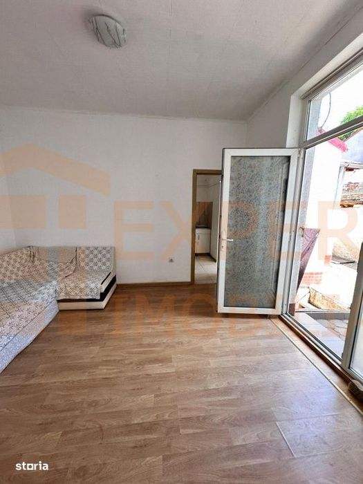 Proprietate 2 corpuri situata in zona Tomis I