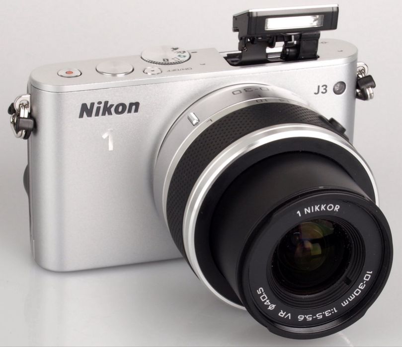 Продам камеру Nicon J3