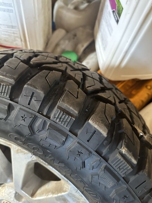 Продам шины с дисками 265/60 R18