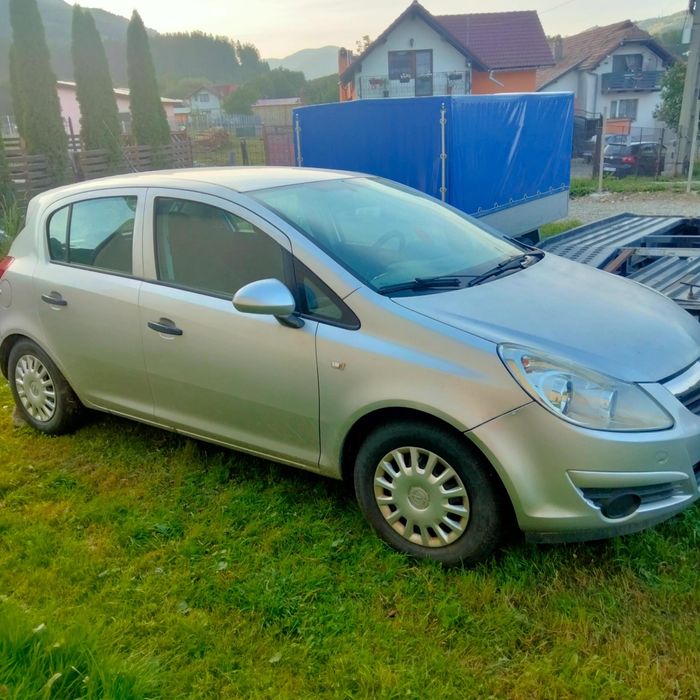 Dezmembrez Opel corsa D 2011
