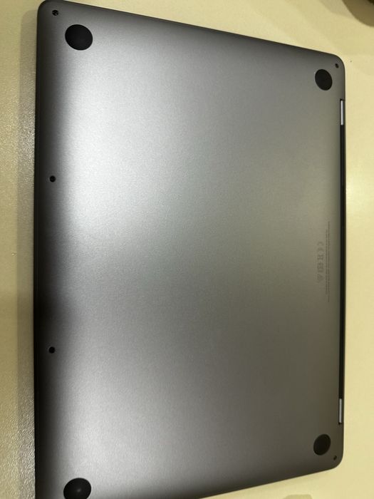 Macbook pro m2 512gb  8gb