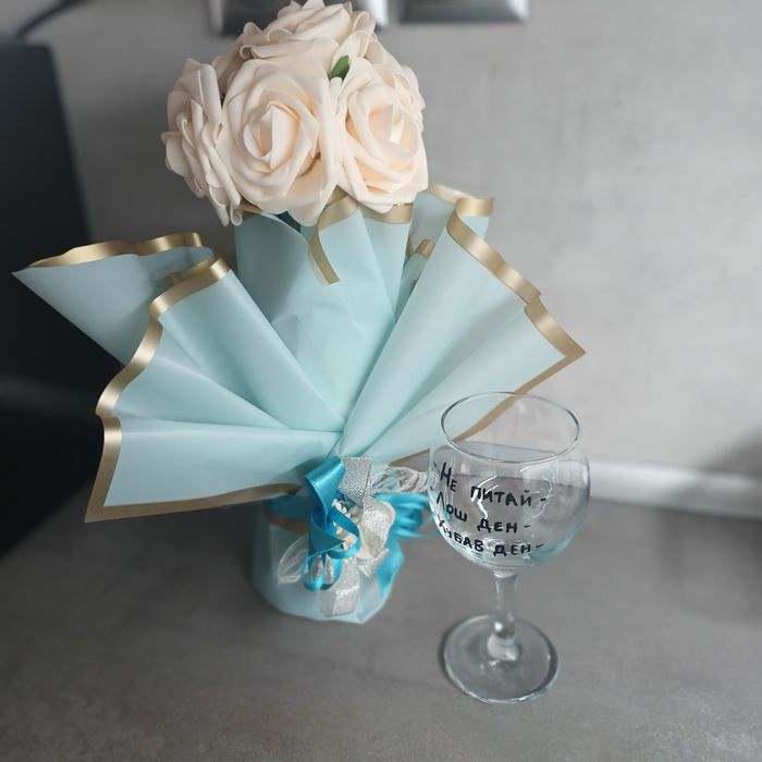 Букет от реалистични рози