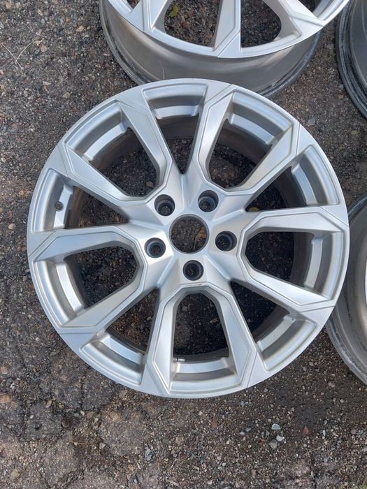 Диски R17 Россия. На многие авто.