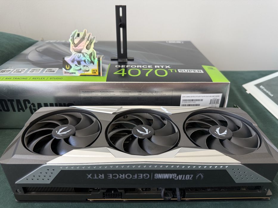 ZOTAC Gaming GeForce RTX 4070 Ti SUPER Solid 16GB