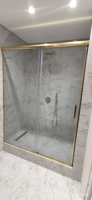 Душевые кабины и перегородки