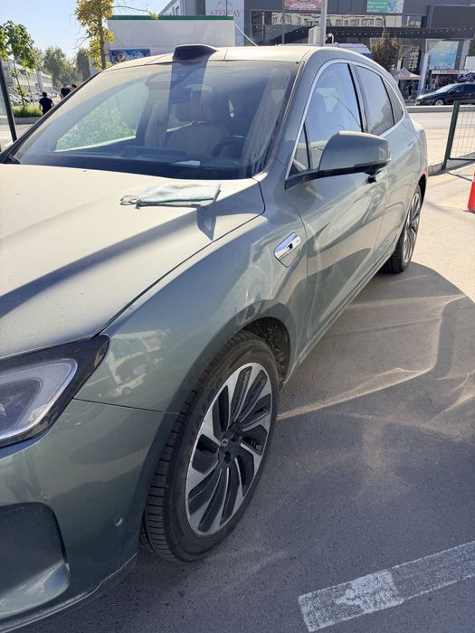 Aito m5 ultra 2AWD gibrid