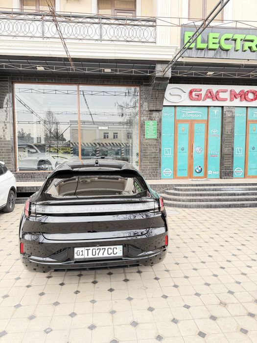 Электромобиль зекер 001