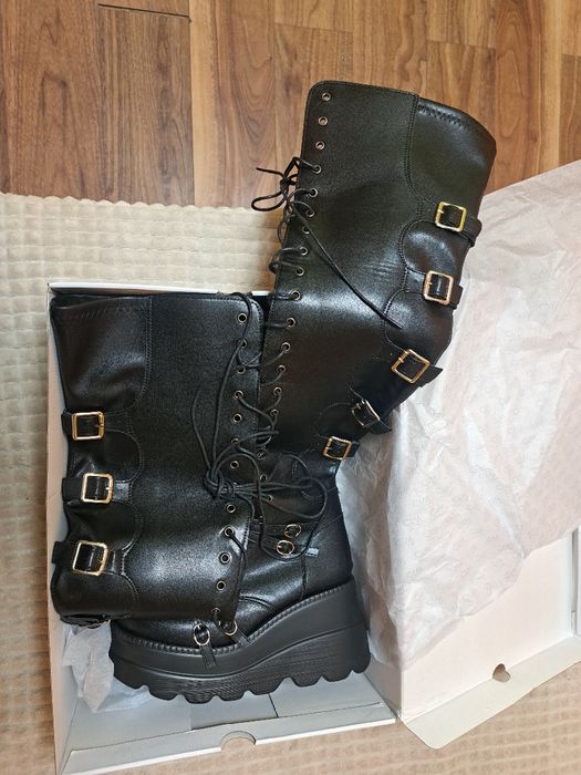 Дамски ботуши с платформа