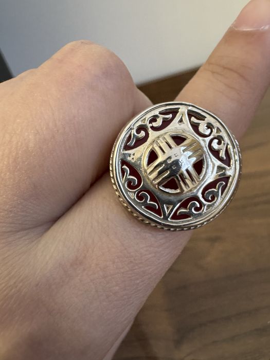 Продается украшении из серебра 925 пробы