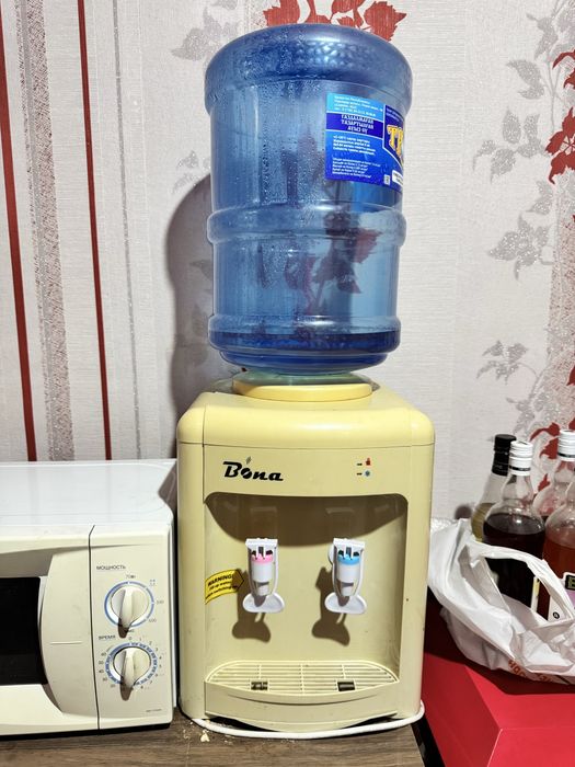 Продам витрины в ассортименте, кулер