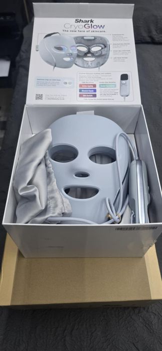 LED маска Shark CryoGlow – чисто нова