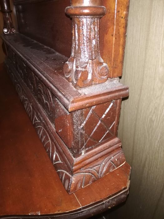 Старинна маса с огледало