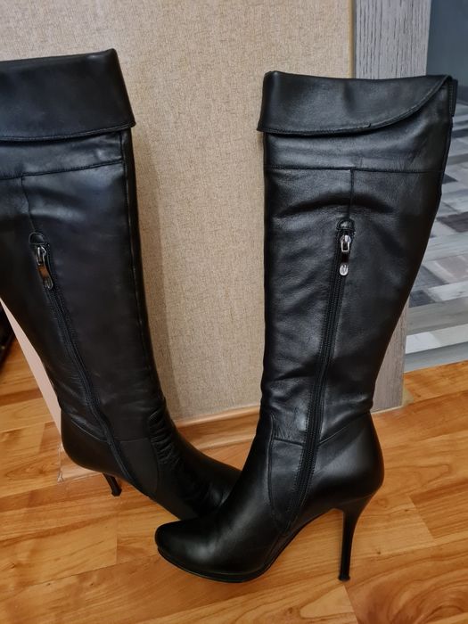 Продам женскую обувь